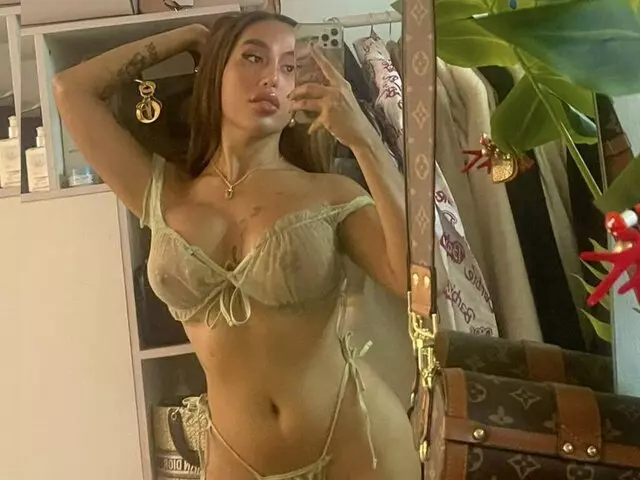 KylieGucci's Premium Pictures and Videos 
