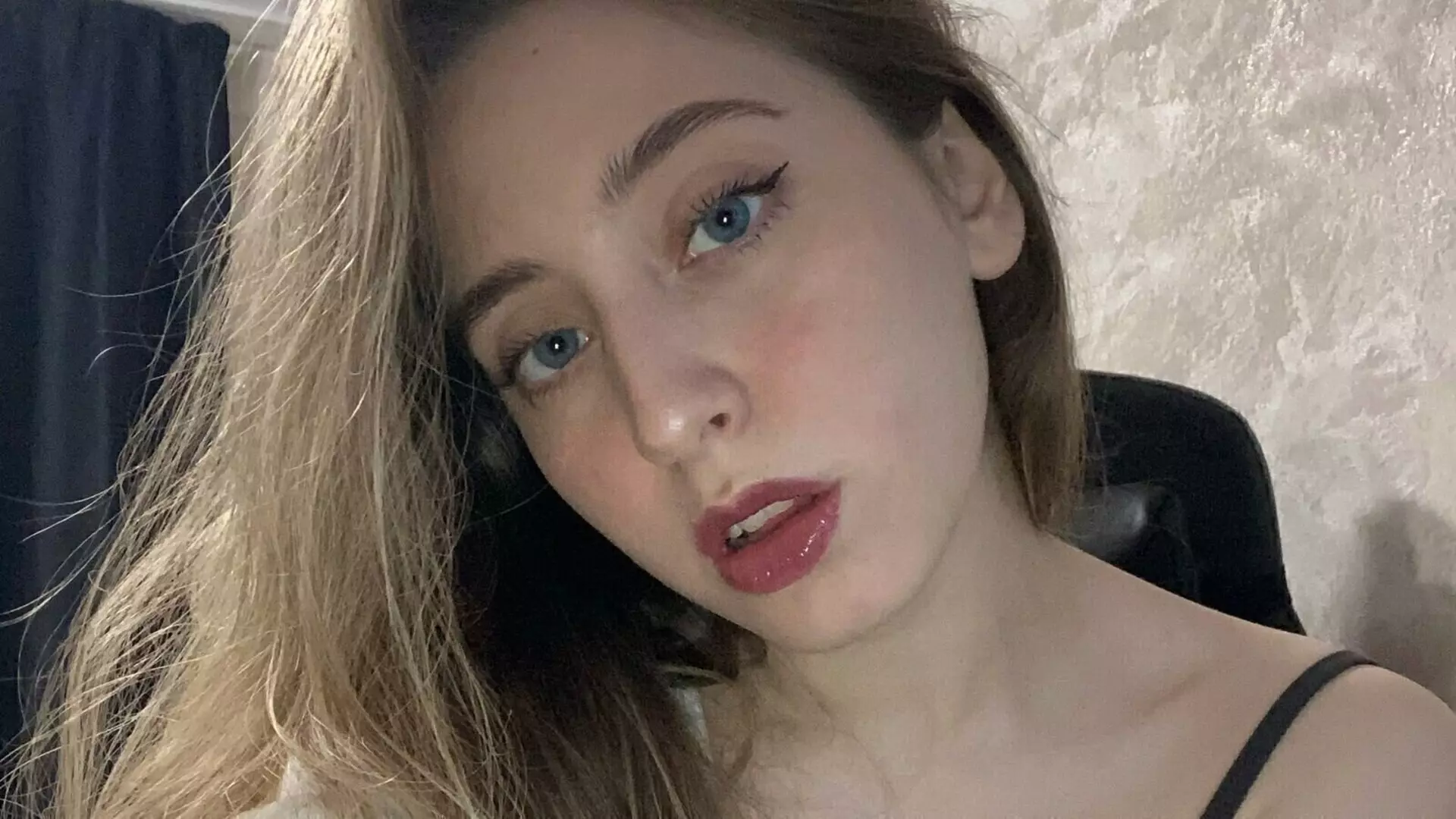 ZinniaEdward's Premium Pictures and Videos 
