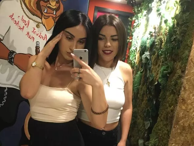 EmmaAndKate's Premium Pictures and Videos 