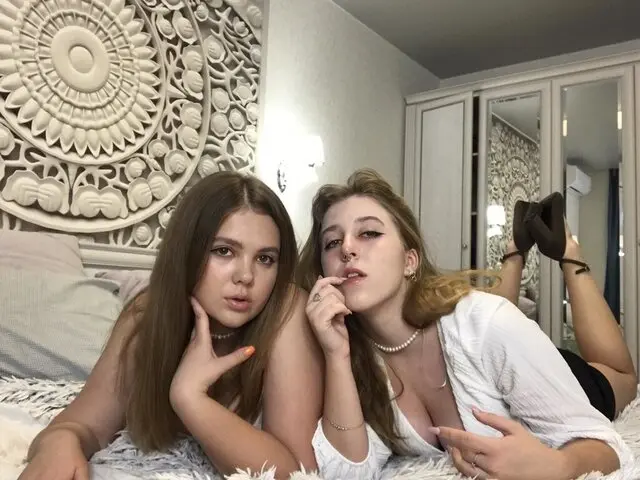 JaninAndLuna's Premium Pictures and Videos 